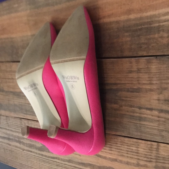 Hot Pink Pointed Toe Heel Pumps! Like NEW! - Picture 7 of 8